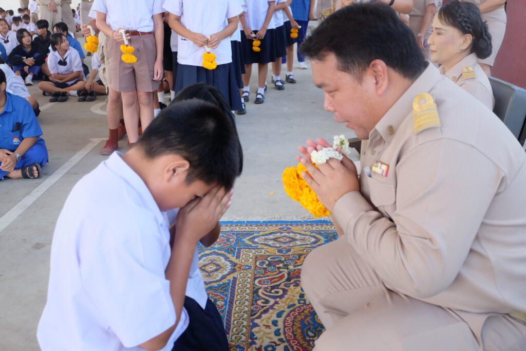 LINE_ALBUM_ท่านรองกล่าวอำลานักเรียน_๒๔๐๑๐๙_4